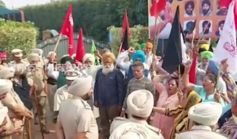 Farmers Protest Against Sukhbir Badal in ludhiana   Farmers Protest Against Sukhbir Badal in ludhiana