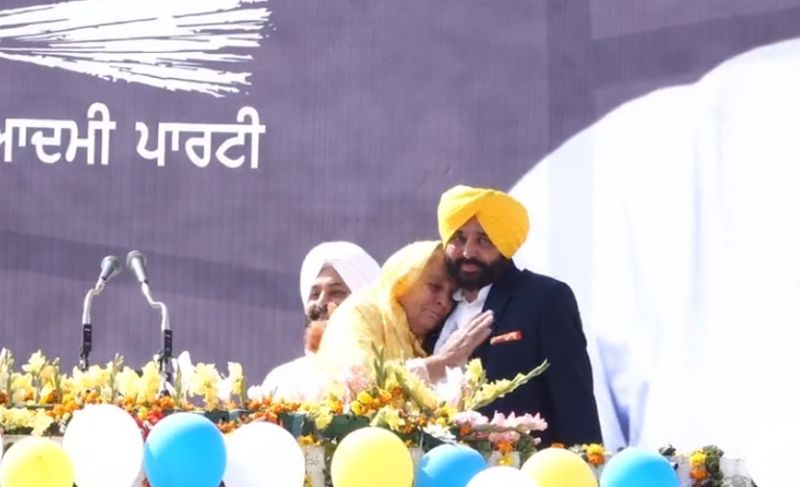 Bhagwant Mann's mother Harpal Kaur gets emotional