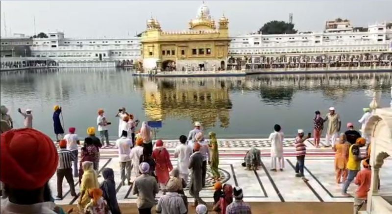 Sangats paid obeisance at Darbar Sahib
