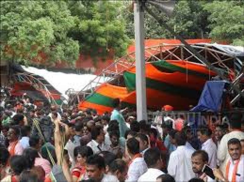 Tent Collapses Midnapore PM Rally