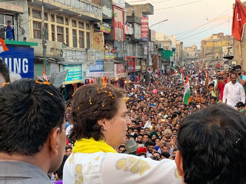 Pro. Chandumajra during road show Pro. Chandumajra during road show