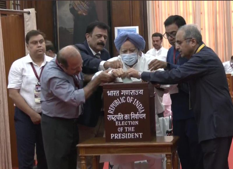Dr Manmohan Singh Vote For 15th President