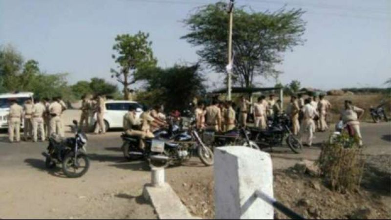Gujarat tear gas shells left on Farmers, 60 people detained