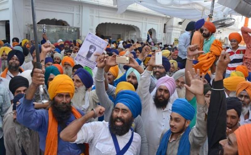 40 Sikhs protest