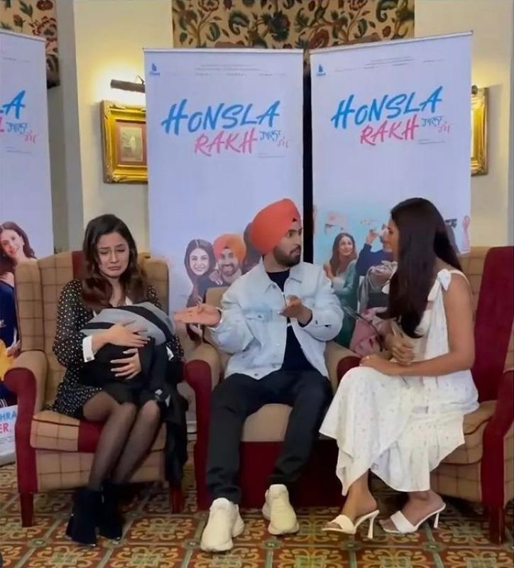 Laddi Cheema is promoting the movie 'Honsla Rakh' in a different way Laddi Cheema is promoting the movie 'Honsla Rakh' in a different way