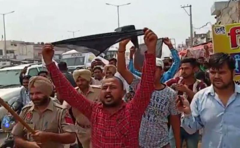 People Protest of Kejriwal