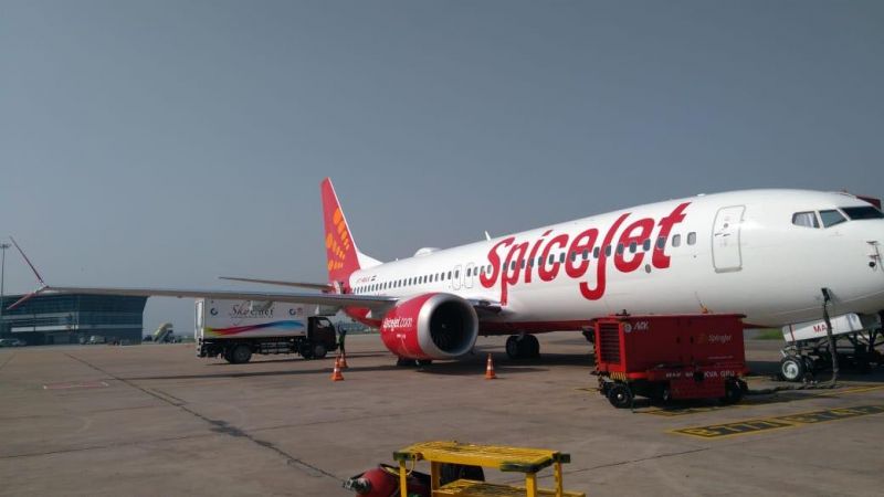spicejet flight slip from runway in mumbai no injured spicejet flight slip from runway in mumbai no injured