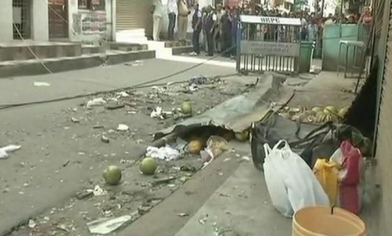 2 killed, 4 hurt in crude bomb attack in Bengal’s 