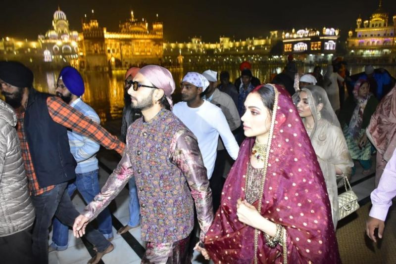 Deepika and Ranveer Singh offer prayers at darbar sahib with family
