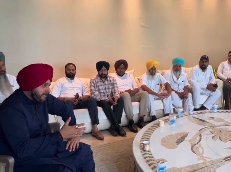 Navjot sidhu Meet Farmers 