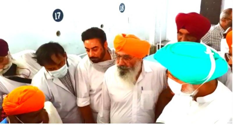 Health Minister arrives at Civil Hospital