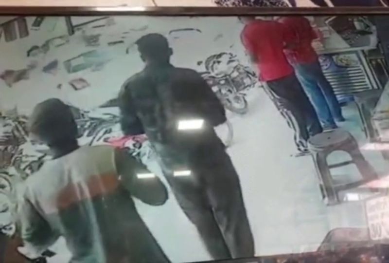  college boys clashed over the presidency of the college