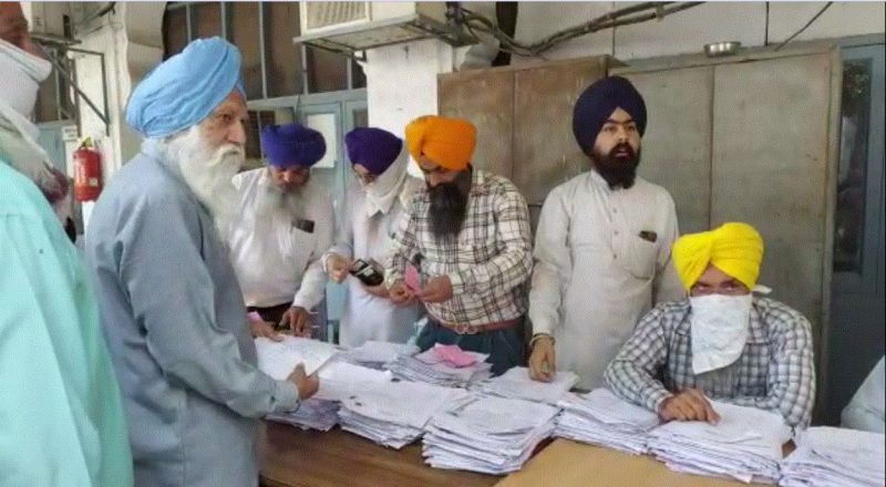 Passports distributed to the pilgrims of the Jatha