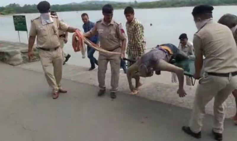 Dead body recovered from Sukhna Lake