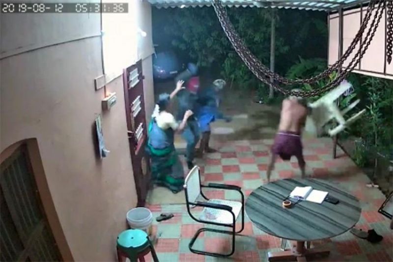 Old Couple Fight with Robbers