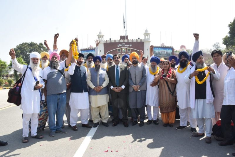 ਵਿਸਾਖੀ ਮੌਕੇ ਗੁਰਧਾਮਾਂ ਦੀ ਯਾਤਰਾ ਲਈ ਗਏ ਜਥੇ ਦਾ ਪਾਕਿਸਤਾਨ ਪਹੁੰਚਣ 'ਤੇ ਹੋਇਆ ਨਿੱਘਾ ਸਵਾਗਤ