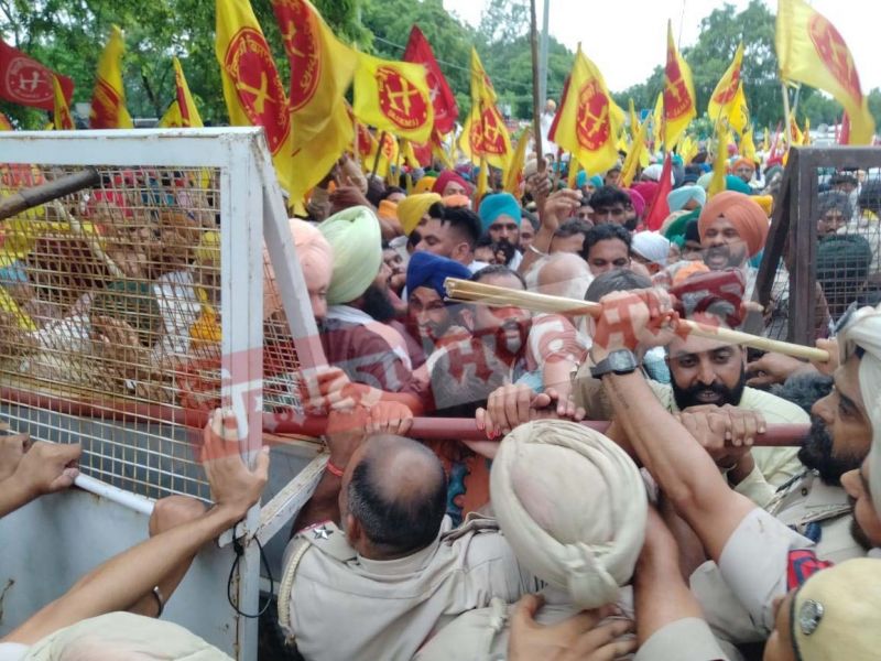 Demonstration of Kirti Kisan Union regarding demands regarding deepening water crisis in Punjab