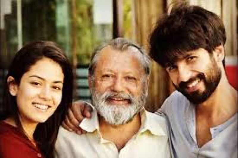 shahid Kapoor With Father and wife meera 