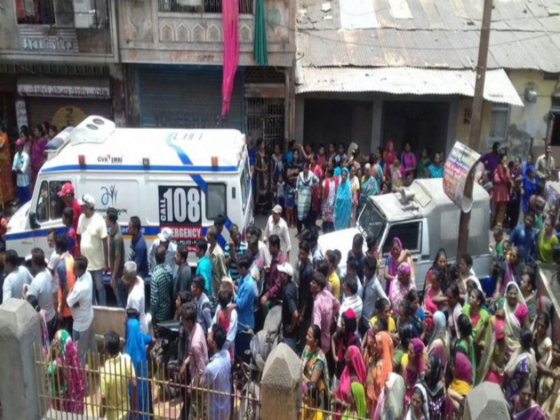 Body of the 9th standard student found in the bathroom