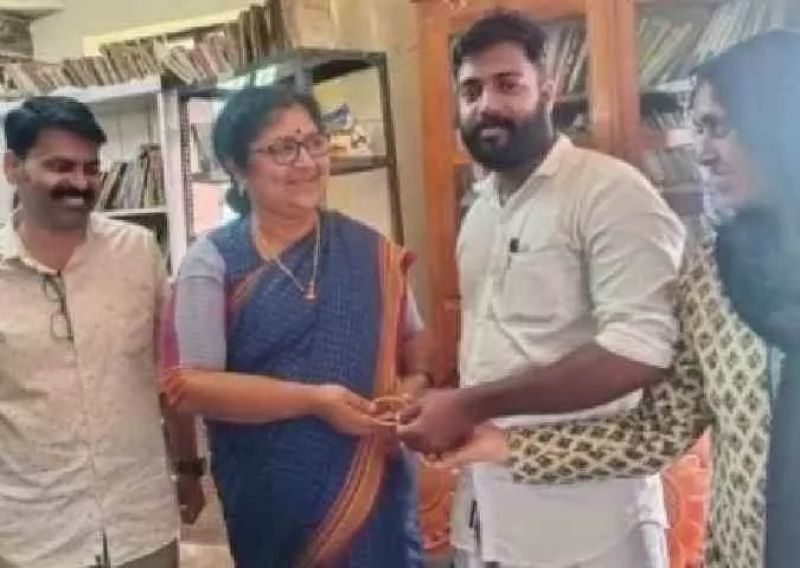 Kerala Minister Donated Bangle Kerala Minister Donated Bangle
