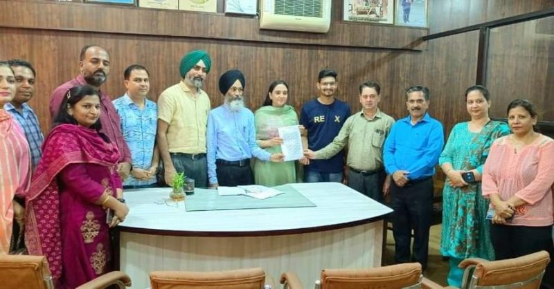 MLA Dr. Amandeep Kaur Arora handed over appointment letters to 237 ETT candidates