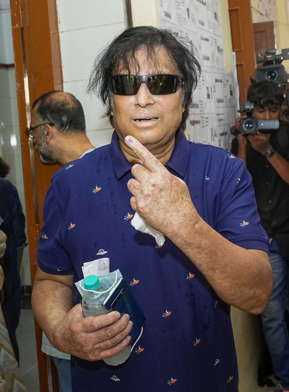 Actor Karthik votes Actor Karthik votes