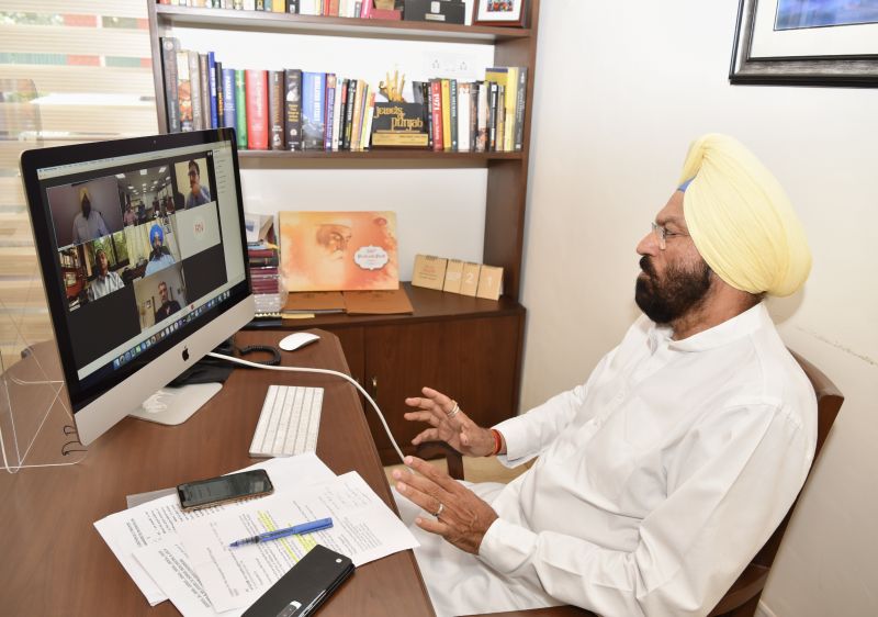 Rana Sodhi imparts sports managerial skills to IIM students