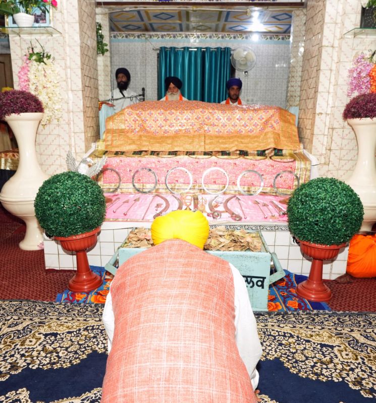 Bhagwant Mann paid obeisance at Satoj village Gurudwara Sahib