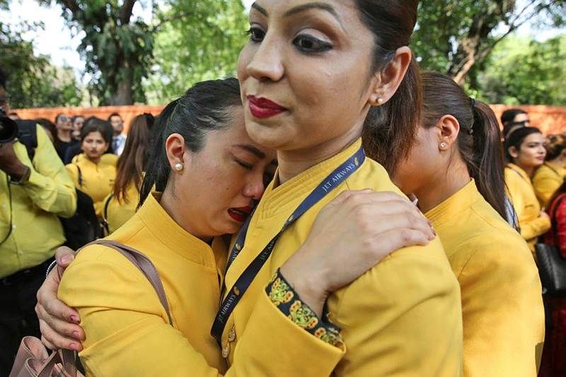Jet Airways employee breaks down