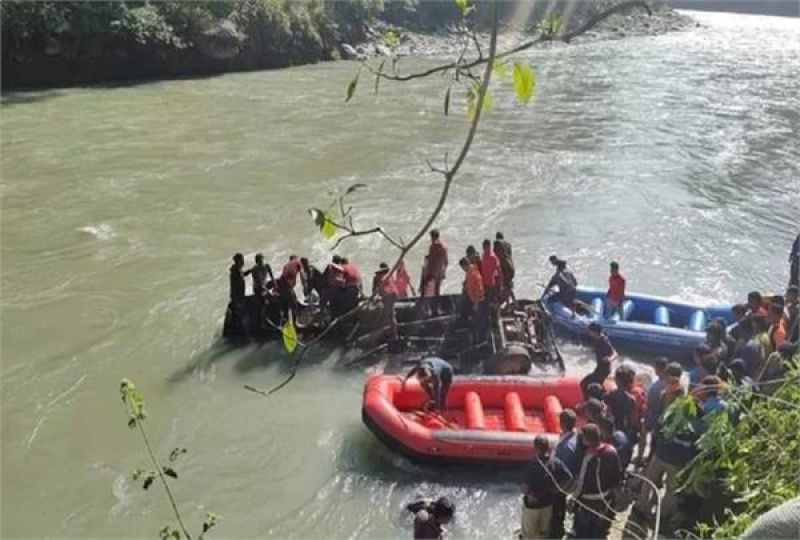 bus plunges into river