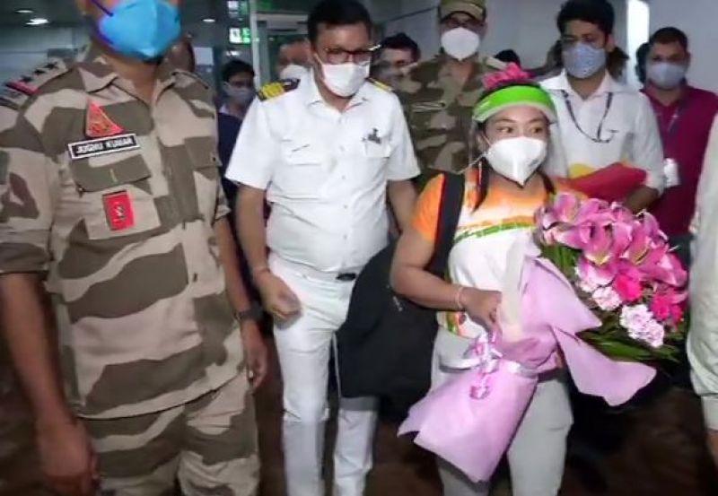 Olympic silver medalist Mirabai Chanu arrives at the airport from Tokyo Olympic silver medalist Mirabai Chanu arrives at the airport from Tokyo