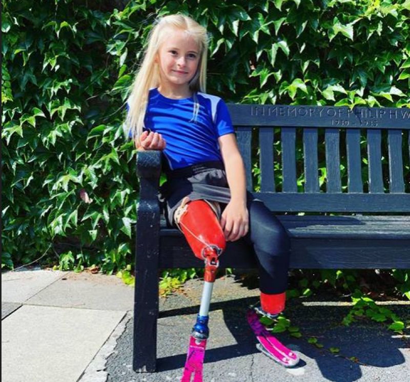 Girl lost both legs rare disease walk new york fashion week Girl lost both legs rare disease walk new york fashion week