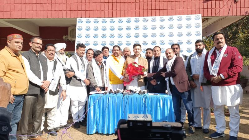 Former Mohali Mayor Kulwant Singh joins AAP, welcomed by Bhagwant Mann