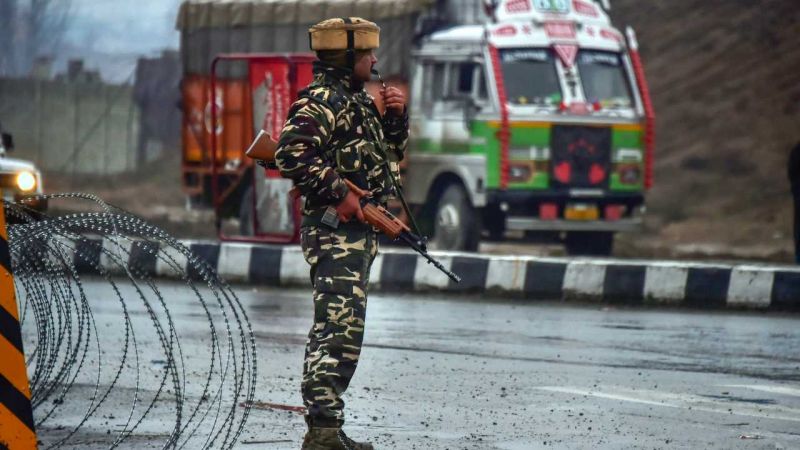 Army convoy targetted by IED blast in Pulwama, 9 jawans injured