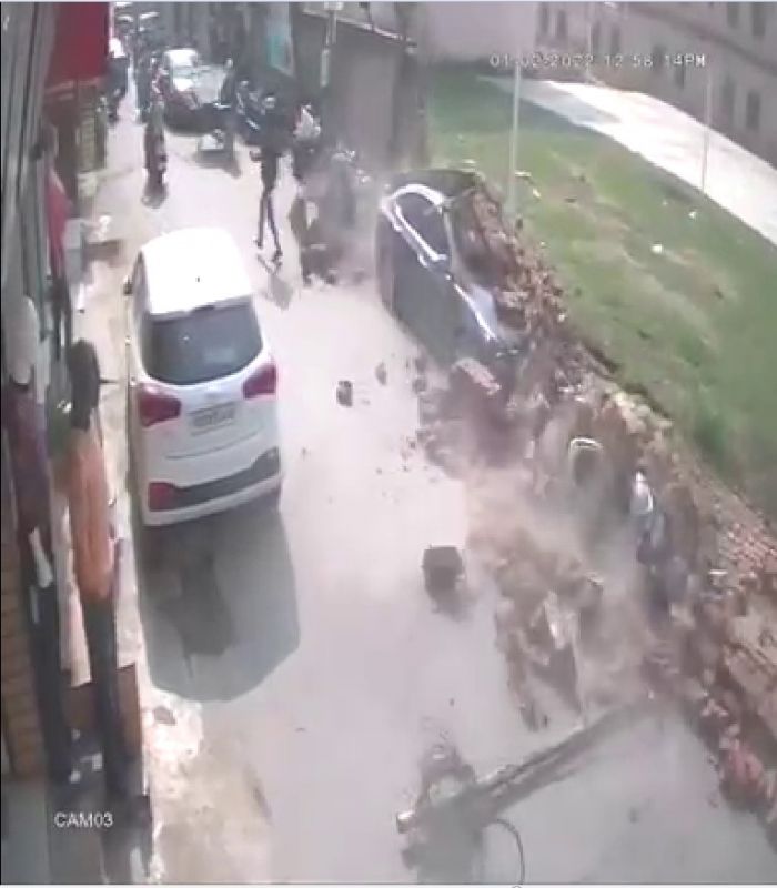 Fallen wall of Khalsa College