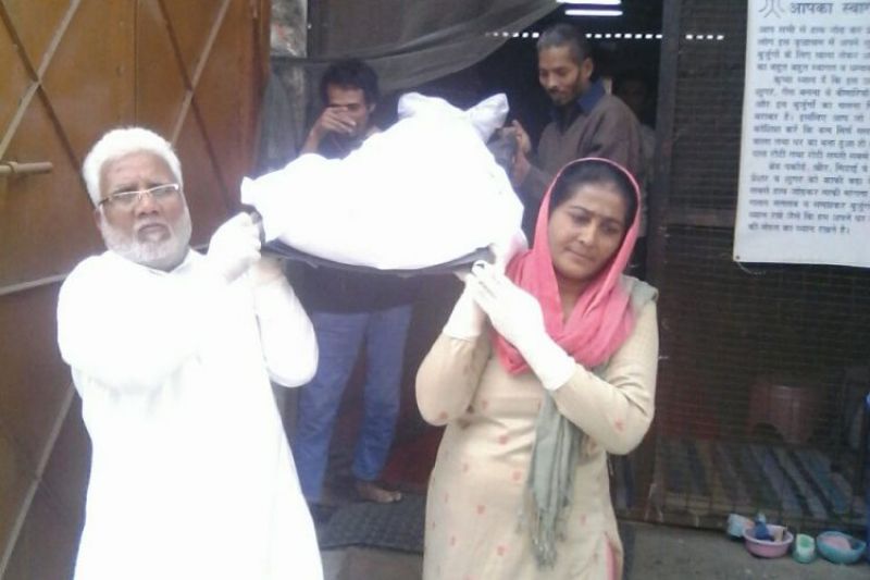 For 35 Years, Truck Driver & His Wife Rescued The Homeless, Buried Unclaimed Dead