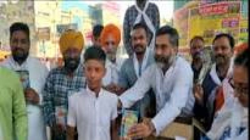 AAP distributed smartphone AAP distributed smartphone