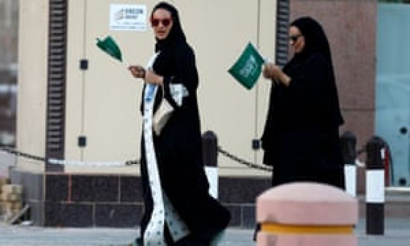 saudi arabia women now can travel without male guardian