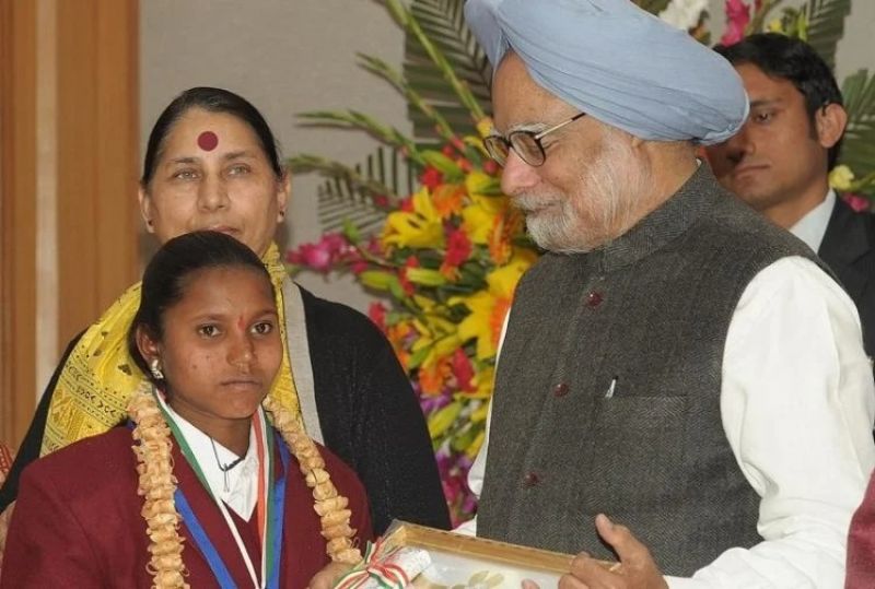 Maharashtra Girl Hali Raghunath Returns National Bravery Award