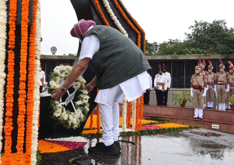 Punjab CM pays homage at Kargil War Memorial