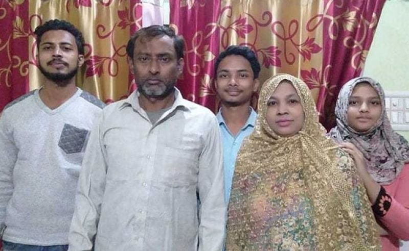 motor mechanics son gets scholarship of 20 lakh