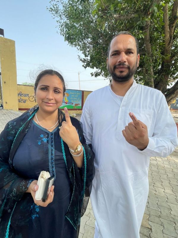 BJP Leader Daaman Bajwa cast her Vote BJP Leader Daaman Bajwa cast her Vote