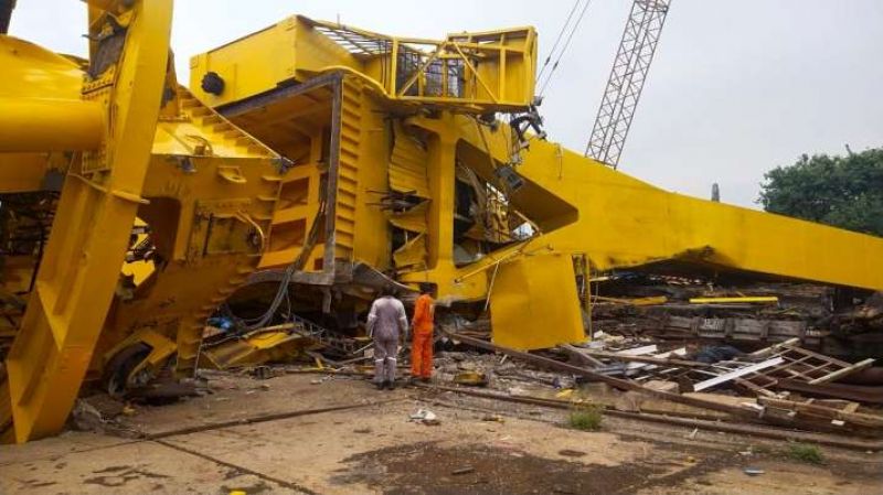 Crane collapses at Hindustan Shipyard