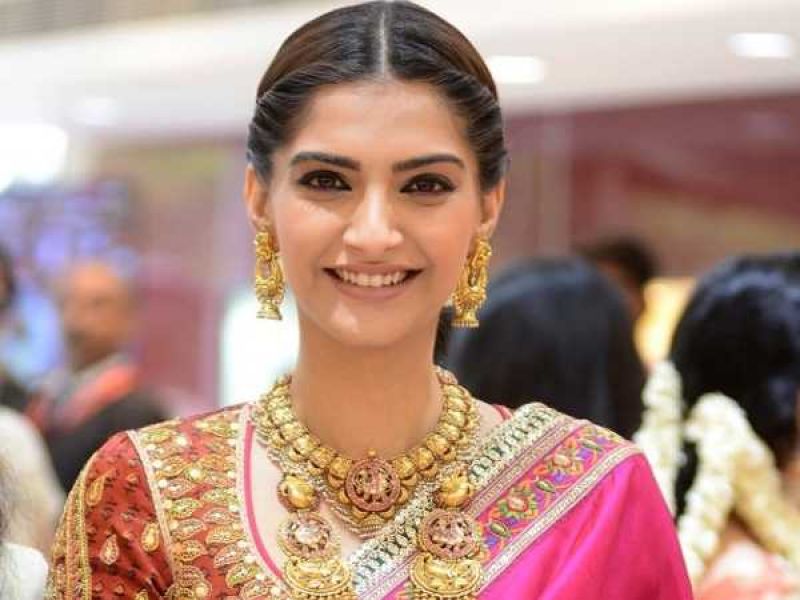 Sonam Kapoor wedding image