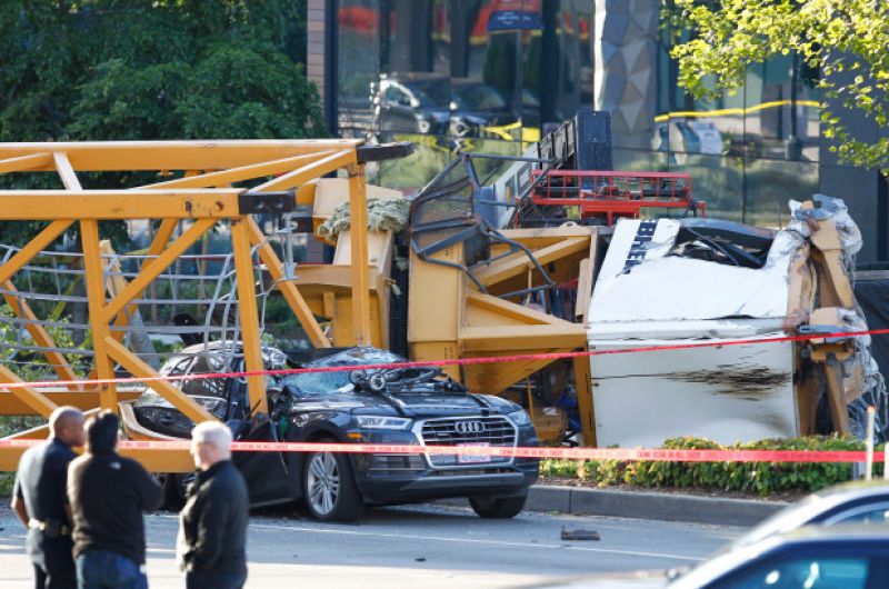 Crane Collapse Four Killed in Seattle As Cars Are Crushed
