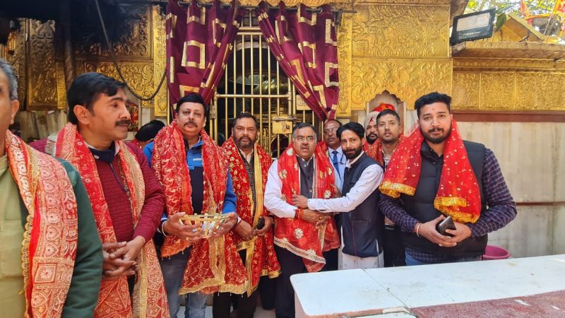 tarun chugh with party workers