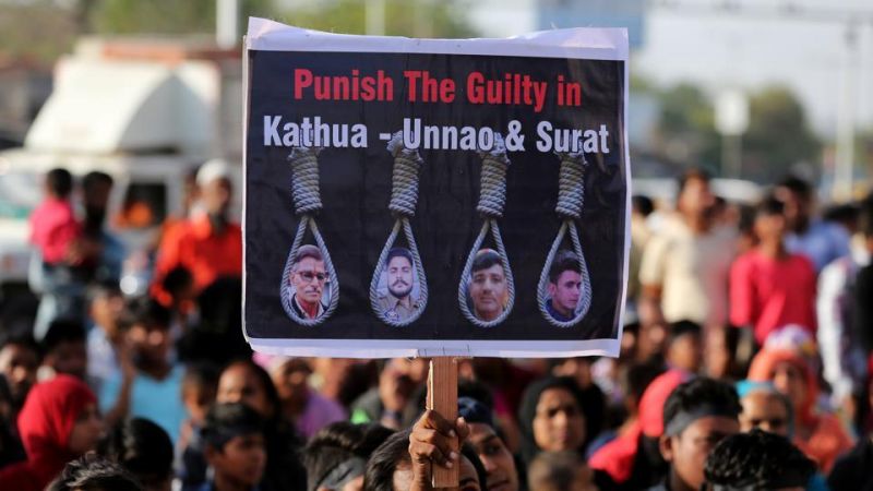 Mob pelts stones at BJP minister