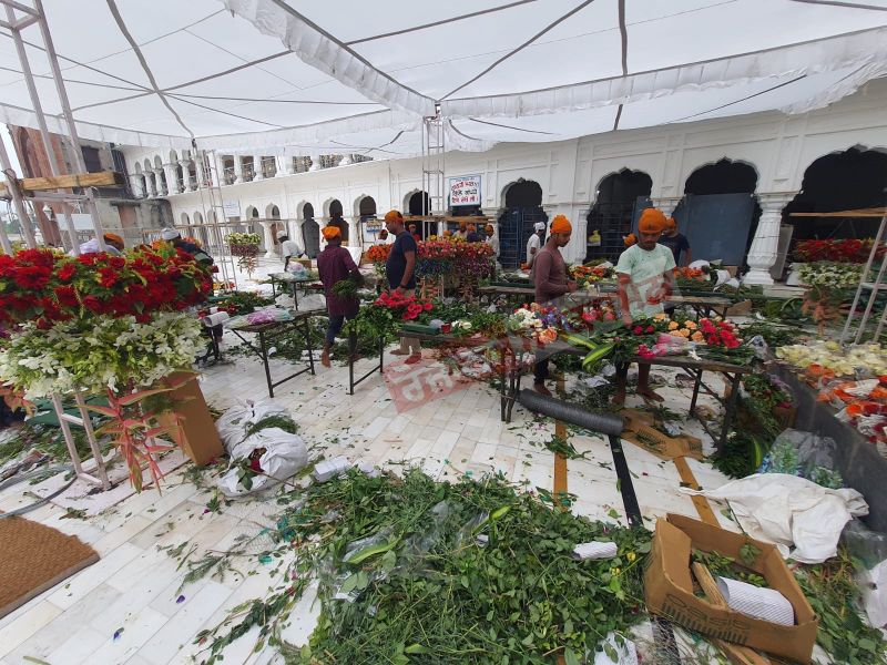 Floral decoration begins at Sachkhand Sri Harmandir Sahib  ahead of the first Parkash Purb  Floral decoration begins at Sachkhand Sri Harmandir Sahib  ahead of the first Parkash Purb