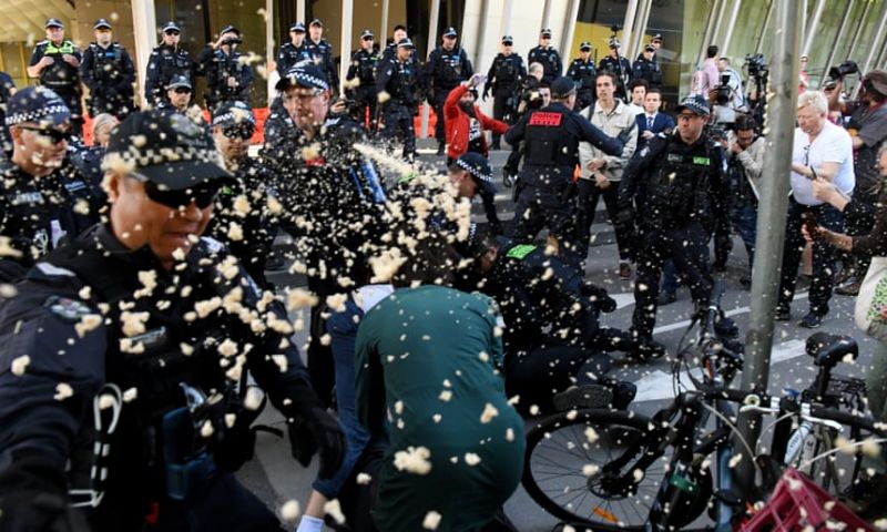 Climate protesters clash with police in Melbourne