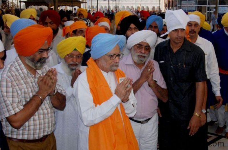 Dr. Manmohan Singh in Sri Darbar sahib amritsar